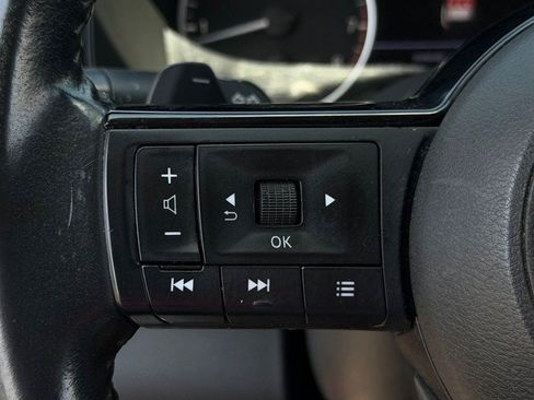Used 2022 Nissan Pathfinder SV FWD image 19