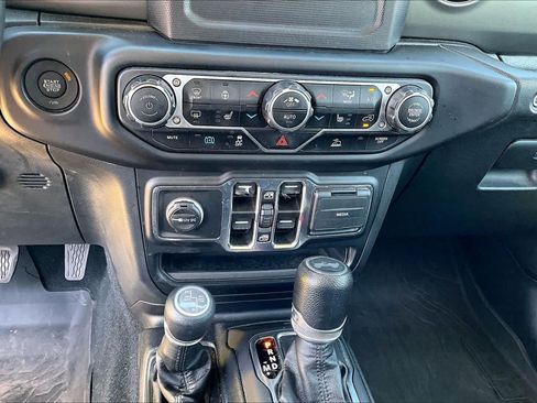 Used 2023 Jeep Wrangler Unlimited w/ Cold Weather Group AWD/4WD image 33