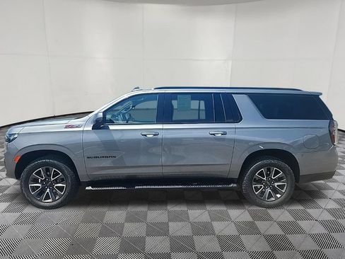 Certified 2022 Chevrolet Suburban Z71 w/ Luxury Package AWD/4WD image 2