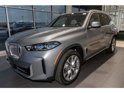 New 2026 BMW X5 xDrive50e w/ Climate Comfort Package AWD/4WD image 44