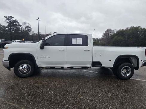 Used 2024 Chevrolet Silverado 3500 LT image 4