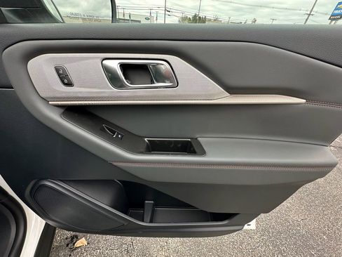 New 2026 Ford Explorer Active w/ Active Comfort Package AWD/4WD image 22