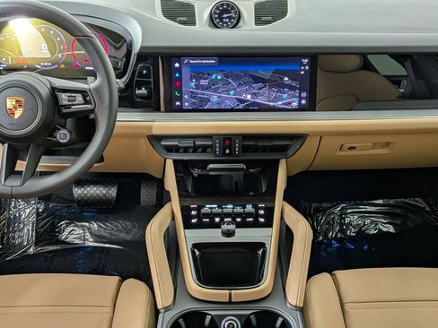 New 2026 Porsche Cayenne Coupe AWD/4WD image 20
