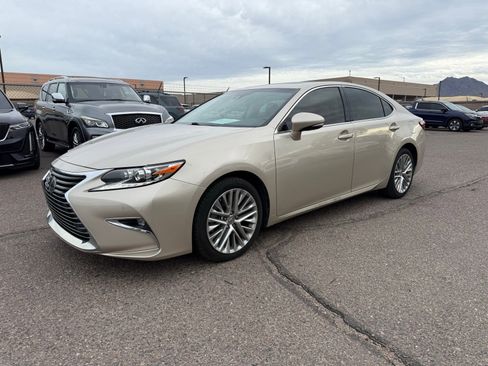 Used 2016 Lexus ES 350 w/ Luxury Package w/Wood Trim image 1