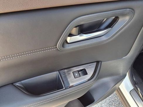 Certified 2023 Nissan Rogue SV w/ SV Premium B Package FWD image 18