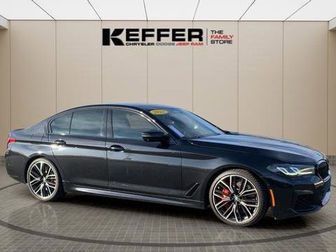 Used 2023 BMW M550i xDrive w/ Dynamic Handling Package image 9