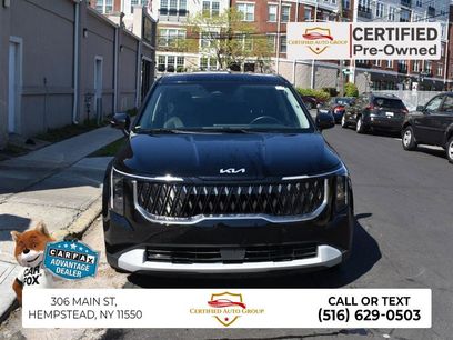 Used 2025 Kia Carnival