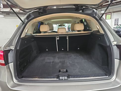 Used 2019 Mercedes-Benz GLC 300 4MATIC image 13
