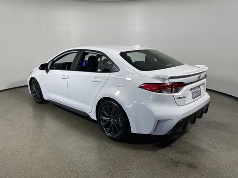 Certified 2025 Toyota Corolla SE FWD image 5