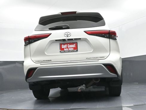 Certified 2021 Toyota Highlander Platinum image 36