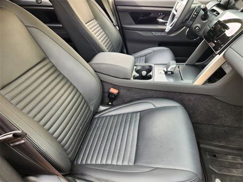 Used 2025 Land Rover Discovery Sport S image 14