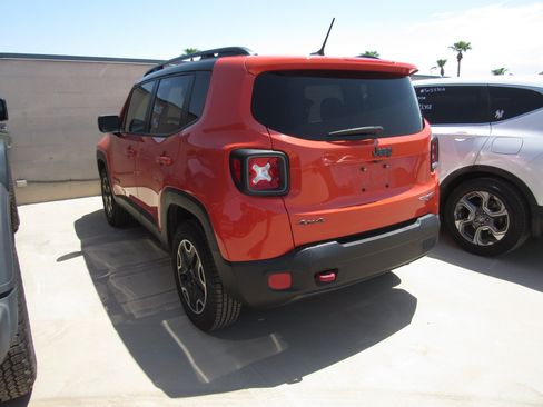 Used 2017 Jeep Renegade Trailhawk w/ Safety & Security Group AWD/4WD image 4
