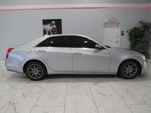 Used 2019 Cadillac CTS Luxury RWD image 2