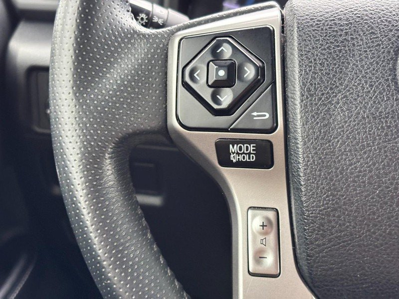 Used 2017 Toyota 4Runner SR5 AWD/4WD image 19