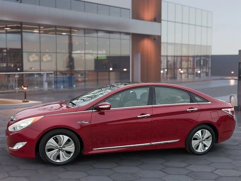 Used 2015 Hyundai Sonata Limited w/ Option Group 02 image 3