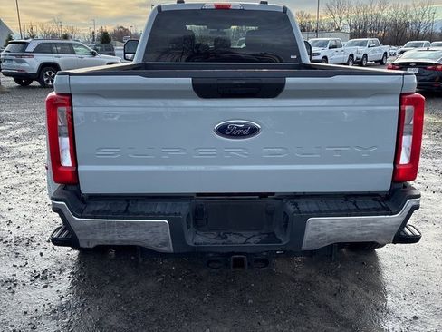 Used 2025 Ford F350 XLT image 4