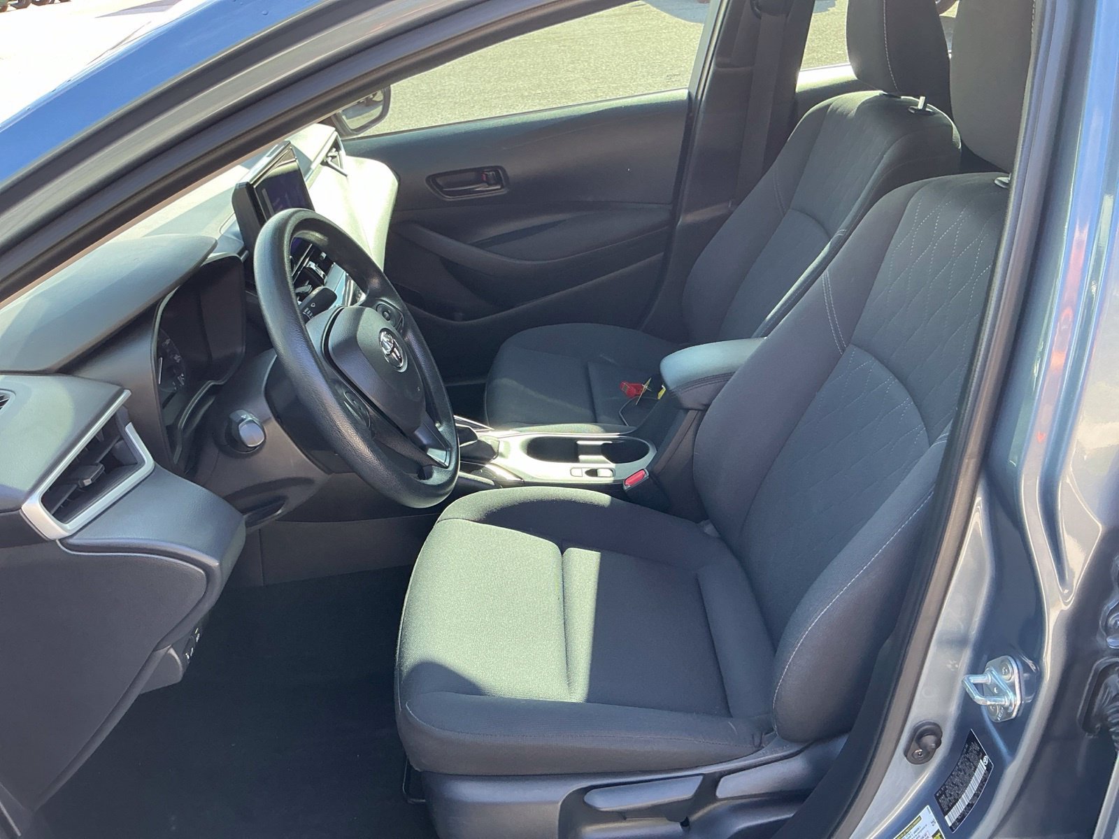 Used 2025 Toyota Corolla LE FWD image 13