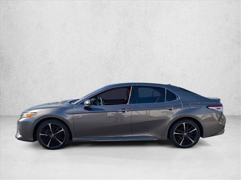 Used 2020 Toyota Camry XSE image 6