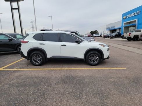 Used 2021 Nissan Rogue S image 4