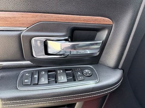 Used 2016 RAM 1500 Laramie AWD/4WD image 10