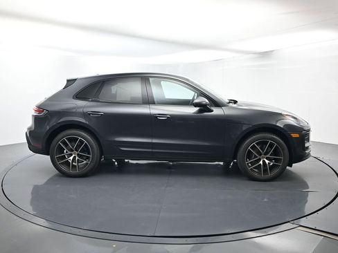 Certified 2023 Porsche Macan AWD/4WD image 16