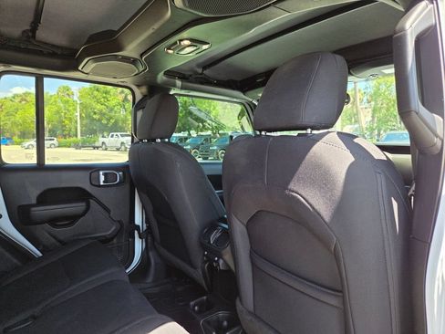 Used 2022 Jeep Gladiator Sport AWD/4WD image 17