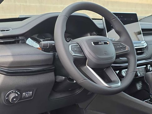 New 2026 Jeep Compass Latitude image 3