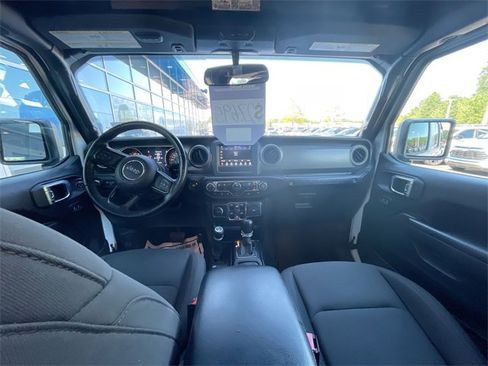 Used 2022 Jeep Wrangler Unlimited Sport image 19