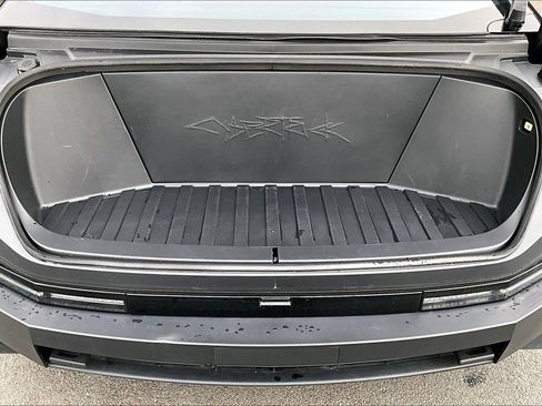Used 2024 Tesla Cybertruck AWD Crew Cab image 9