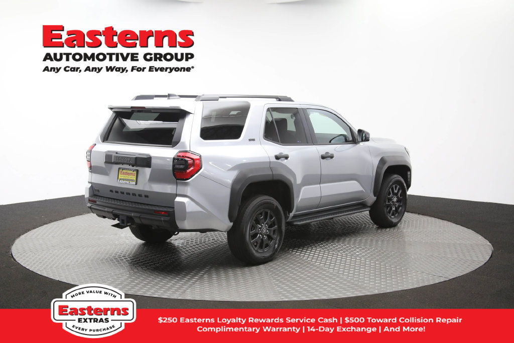 Used 2025 Toyota 4Runner SR5 AWD/4WD image 43