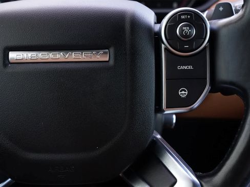 Used 2017 Land Rover Discovery HSE Luxury image 11