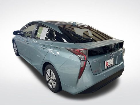 Certified 2017 Toyota Prius Three FWD image 3