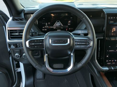 Used 2025 GMC Yukon Denali image 19