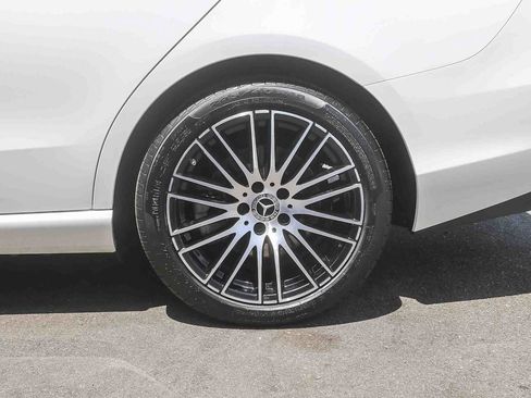 Used 2023 Mercedes-Benz C 300 Sedan image 8