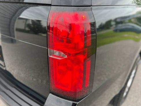 Used 2019 Chevrolet Suburban LT AWD/4WD image 23