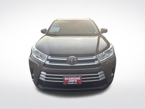 Used 2018 Toyota Highlander XLE AWD/4WD image 2
