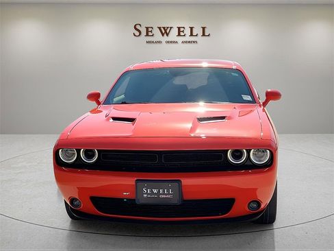 Used 2023 Dodge Challenger SXT w/ Blacktop Package image 8