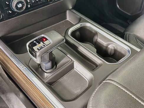 Used 2023 Chevrolet Silverado 1500 LT AWD/4WD image 18
