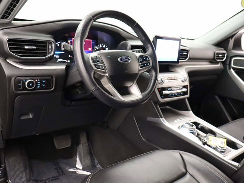 Used 2023 Ford Explorer XLT w/ Equipment Group 202A image 14