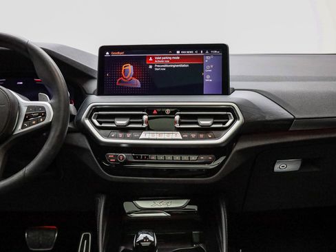 Used 2025 BMW X4 xDrive30i w/ Premium Package image 14