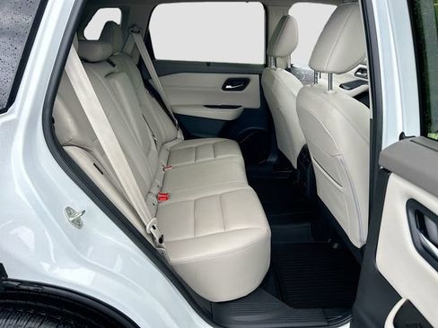 Certified 2024 Nissan Rogue SL w/ SL Premium Package AWD/4WD image 24