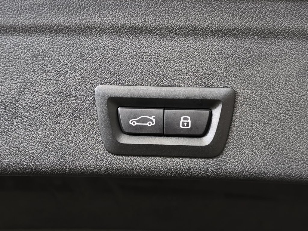 Used 2026 BMW X6 xDrive40i AWD/4WD image 31