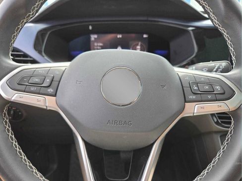 Used 2022 Volkswagen Taos SE image 31