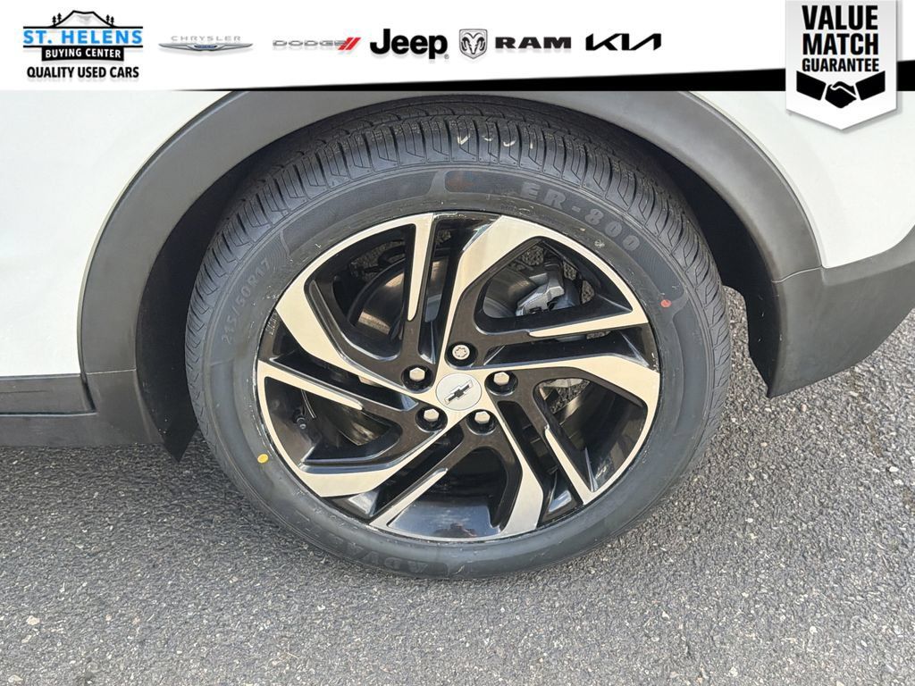 Used 2022 Chevrolet Bolt LT w/ Infotainment Package FWD image 29