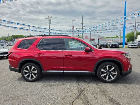 Used 2025 Honda Pilot Elite image 6