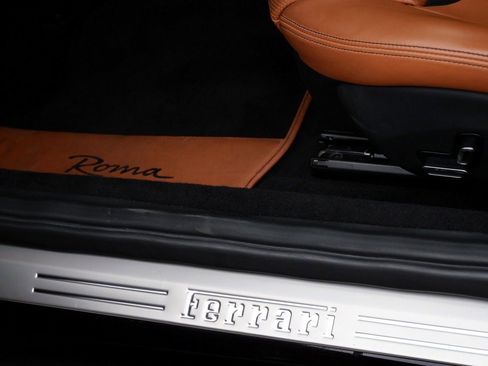 Used 2022 Ferrari Roma image 16