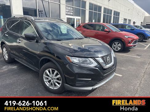Used 2018 Nissan Rogue SV w/ Sun & Sound Touring Package image 19