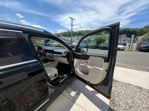 Used 2022 Mercedes-Benz GLB 250 4MATIC w/ Premium Package Lite image 58