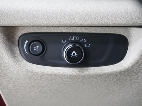 Used 2020 Buick Regal Preferred FWD image 19