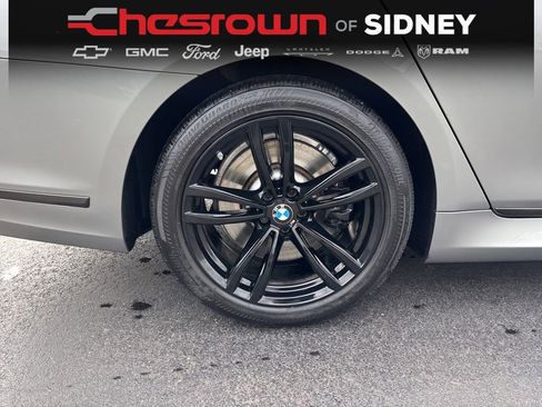 Used 2021 BMW 750i xDrive w/ Executive Package image 11